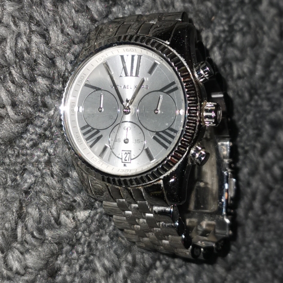 Michael Kors Lexington chronograph stainless steel watch MK5555 - Picture 2 of 7